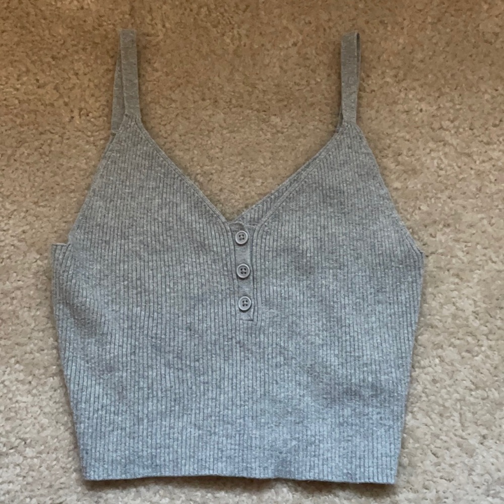 L.A. Heart gray v-neck crop tank top SIZE: M